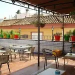 Triana Backpackers بيت شباب إشبيلية
