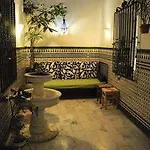 Triana Backpackers *