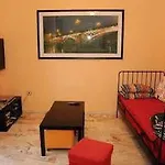 Triana Backpackers بيت شباب إشبيلية