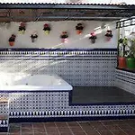 Triana Backpackers * إشبيلية