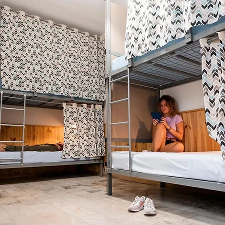 Triana Backpackers Vandrerhjem *