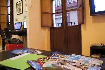 Triana Backpackers